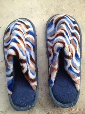 義烏越火江湖 10元甩賣模式如何引爆地攤棉拖鞋批發(fā)新潮流